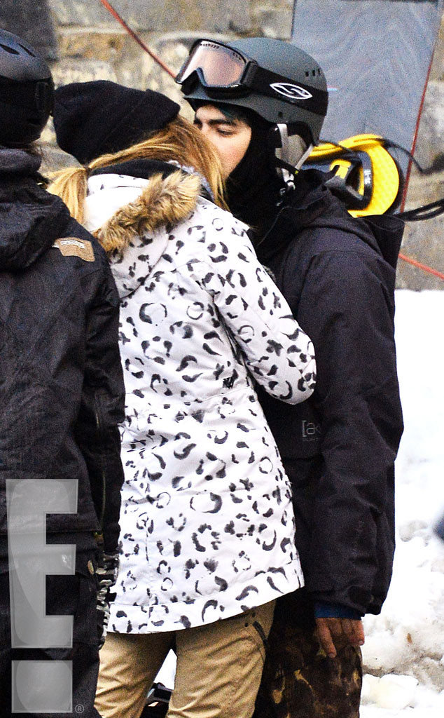 Exclusive Joe Jonas Moves Past Gigi Hadid Kisses Antm